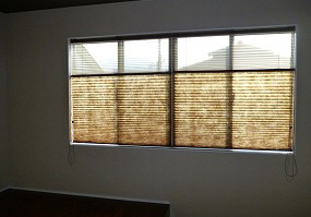 プリーツスクリーン