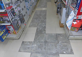 Pタイル貼替え工事（ビフォー）